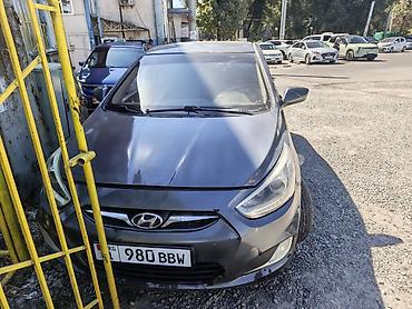 spark 2017: Hyundai Accent: 2013 г., Механика, Бензин, Седан — 2