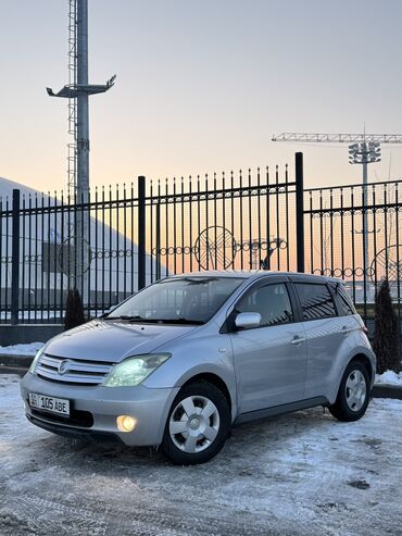 Toyota: Toyota ist: 2002 г., 1.5 л, Автомат, Бензин, Хэтчбэк