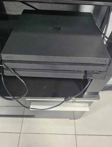 Printerlər: Salam PlayStation 4 Pro satilir 1 tb yaddawi var 2 eded pultla verilir