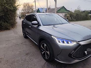 kamry 35: BYD Song Plus: 2021 г., 1.5 л, Гибрид, Кроссовер — 2