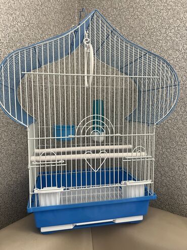 клетка для попугая: Клетка для попугая, поилка автоматическая, две кормушки, отсек для