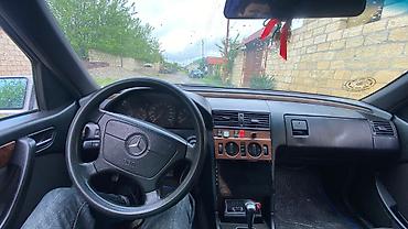 vito 111 cdi: Mercedes-Benz 220: 2.2 l | 1993 il Limuzin — 4