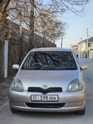 Toyota: Toyota Vitz: 2002 г., 1 л, Механика, Бензин, Седан