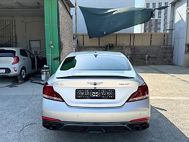 bmw 5: Genesis G70 — спортивный седан бизнес‑класса в серебристом цвете — 5