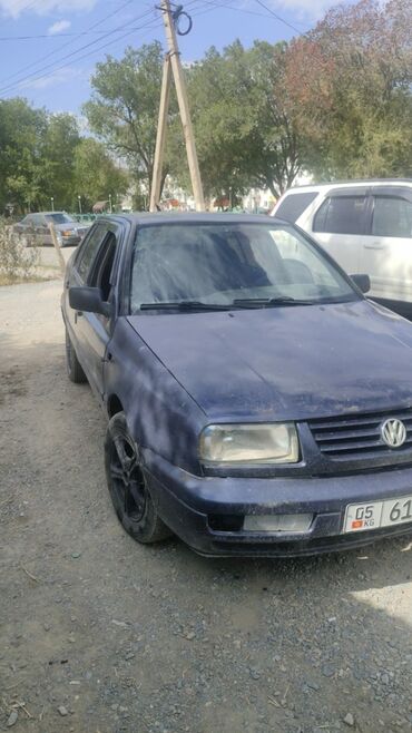 Volkswagen: Volkswagen Vento: 1993 г., 1.8 л, Механика, Бензин, Седан