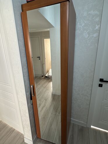 прихожка ош: Кире бериш үчүн гарнитур, Колдонулган, Күзгү, Шкаф, Бут кийим тарткыч, Өзү алып кетүү, түсү - Ток сары