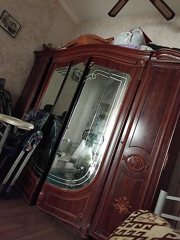 Ev üçün digər mebel: Mebel və dekor dəsti - 5qapılı klassik şkaf: Tünd qəhvəyi ağac — 3