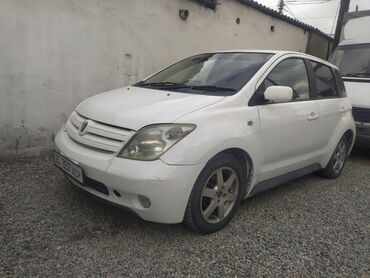 сдаю под выкуп авто: Toyota ist: 2002 г., 1.5 л, Автомат, Бензин, Седан