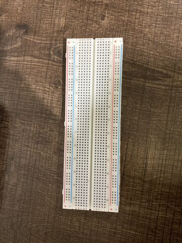 pitminutka ustası: Bredboard Dövrə qurmaq üçün elektronşik ustalara lazım olur . Yeni