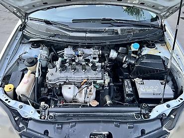 Унаа сатуу: Nissan Primera: 2002 г., 1.8 л, Кол менен иштөөчү, Бензин, Хетчбек — 2
