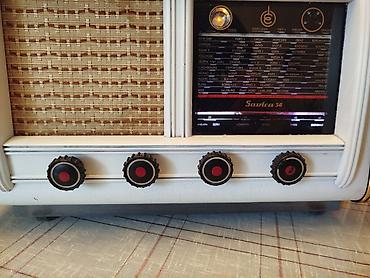 c4 2005: Stari,retro radio (preradjeni) lampas.Iskorisceno kuciste Drugi i — 3