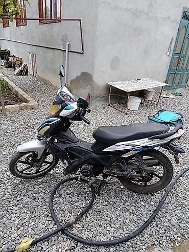 opel mühərriki: Skuter/Moped tipli motosiklet - Korpus rəngi: ağ-qara, mavi aksentlər — 3