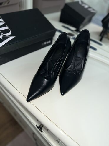 Сапоги: Высокие черные сапоги-ботфорты из эластичного материала, плотно — 14