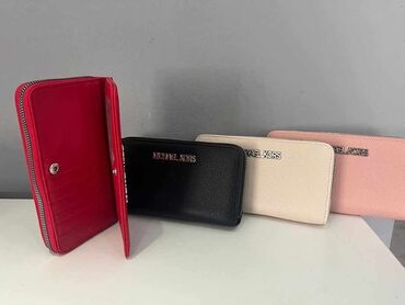 Novčanici: Ženski novčanik, Guess, Materijal: Polyurethane — 21