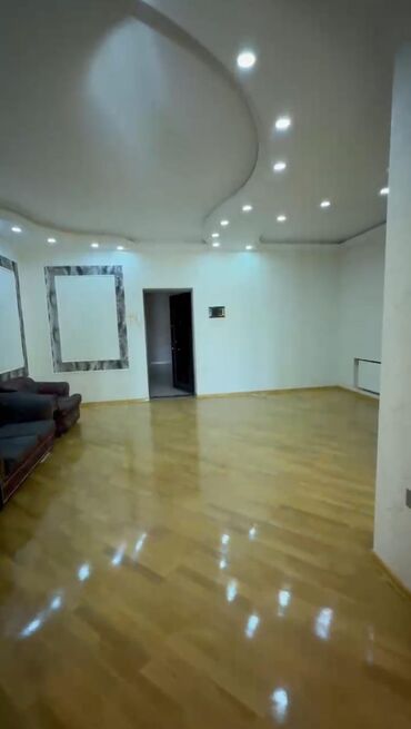 Uzunmüddətli kirayə mənzillər: Şəhər mənzili – klassik üslubda geniş və işıqlı - Plan: geniş zal — 11