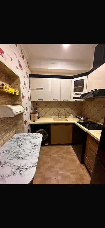 Qonaq otağı dəstləri: Sahibindən satılır Bina evi menzil / Yeni tikili 3 otaq75 m214 / 5 — 10