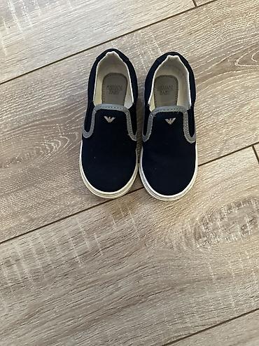 Uşaq dünyası: Emporio Armani Baby slip-on uşaq ayaqqabısı - Model: slip-on — 1