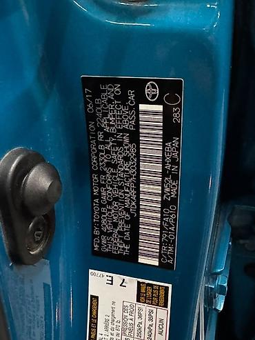 runx alex: Toyota Prius: 2017 г., Автомат, Гибрид, Хэтчбэк — 3