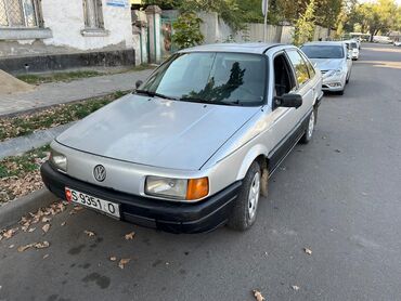 пассат 2010: Volkswagen Passat: 1990 г., 1.8 л, Механика, Бензин, Седан