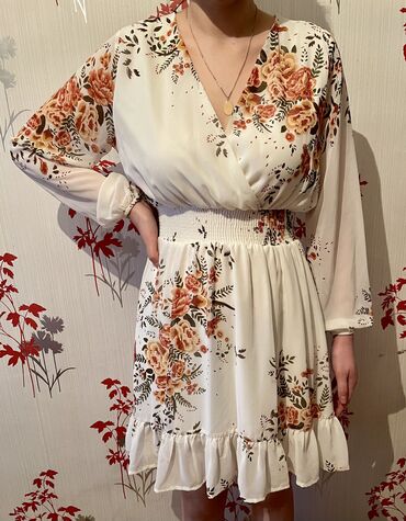 белые платье: Вечернее платье, Короткая модель, Шифон, С рукавами, M (EU 38)