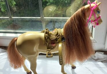 детские лошадки: Лошадка Барби. 2 лошадки и 1 пони. Все оригинал. Лошадки 500 сом