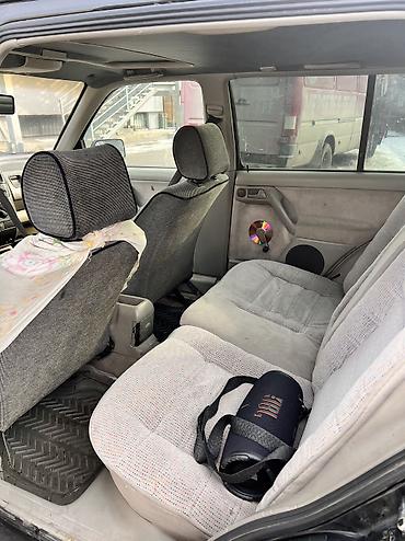 Volkswagen: Volkswagen Vento: 1993 г., 1.8 л, Механика, Бензин, Седан at lalafo.kg — 6 Volkswagen: Volkswagen Vento: 1993 г., 1.8 л, Механика, Бензин, Седан — 6