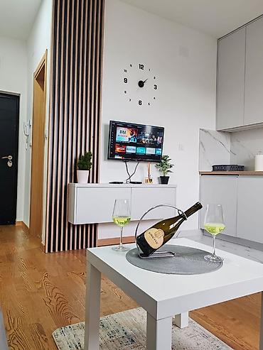 Stan na dan: Apartman T2 – planinski smeštaj sa panoramskim pogledom - Moderan — 10