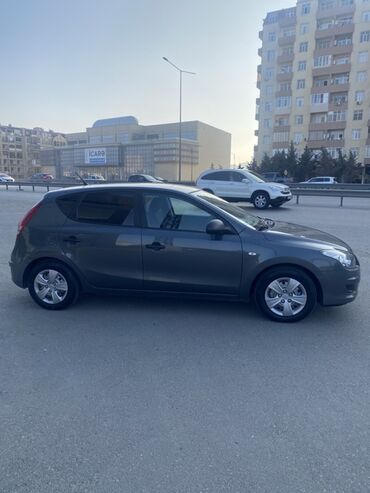 Hyundai: Hyundai i30: 1.4 l | 2009 il Hetçbek — 3