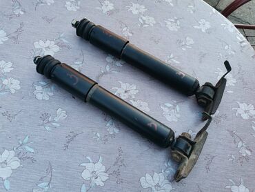 Auto delovi: Prednji amortizer Lada 7 Riva br.3a. Polovno, kao novo. Malo bilo na — 2