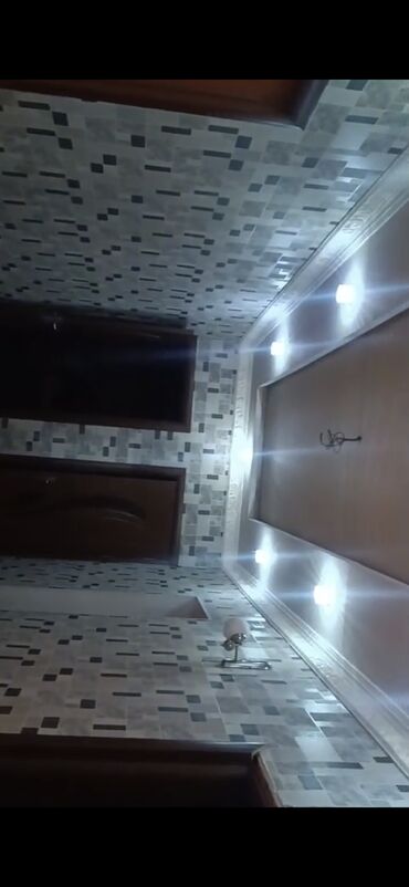 Uzunmüddətli kirayə evlər: Saray postunu keçəndən 200 m Bakıya tərəf, içəri yoldan 400 m məsafədə — 3