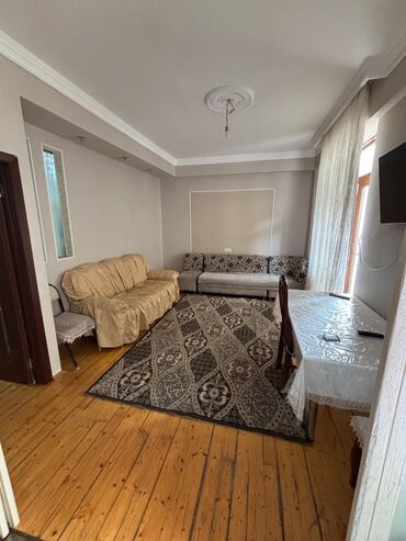 Uzunmüddətli kirayə mənzillər: Ev AAAF park yaşayış kompleksində yerləşir. Bütün şəraiti var, sadəcə — 5