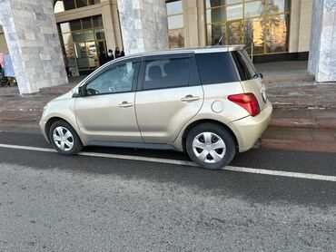 Toyota: Toyota ist: 1.5 л, Автомат, Газ, Хэтчбэк