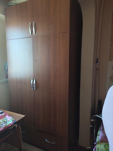 taxda odun: Mebel: 3 qapılı, üst bölməli geyim və saxlama şkafı Xüsusiyyətlər: - — 2