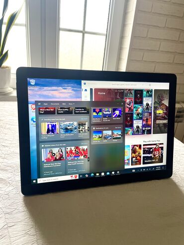 Digər planşetlər: Dell 2 in 1 Tablet 5285 Intel i5 7300U /8GB Ram,256GB SSD