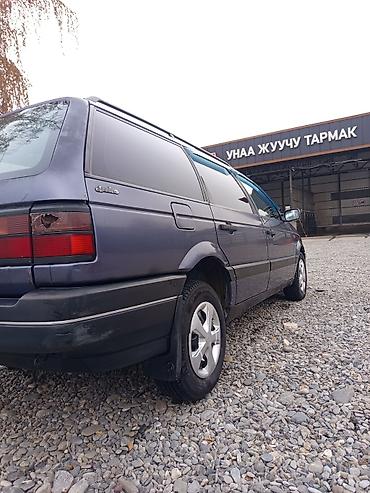 арзан машина пассат: Volkswagen Passat Variant: 1993 г., 2 л, Кол менен иштөөчү, Бензин, Универсал — 3