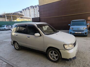 Nissan: Nissan Cube: 2001 г., 1.3 л, Автомат, Бензин, Седан