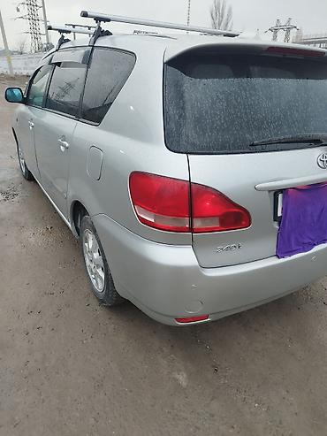 Toyota: Toyota Ipsum: 2002 г., 2.4 л, Автомат, Бензин, Универсал — 5