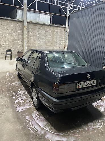 camry 80: Volkswagen Vento: 1993 г., 1.8 л, Механика, Бензин, Седан — 6