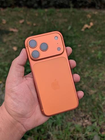 IPhone 17 Pro, Б/у, 256 ГБ, Оранжевый, Зарядное устройство, Защитное стекло, Чехол, 96 %