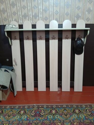 полки на кухню на стену купить: Настенная прихожая-вешалка - Конструкция: панель из шести