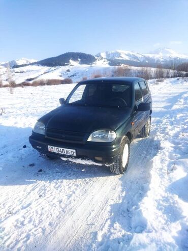 купить машину шевроле: Полноприводный внедорожник Chevrolet Niva темно-зеленого цвета