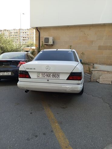 Mercedes-Benz: Mercedes-Benz 230: 2.3 l | 1990 il Sedan — 3