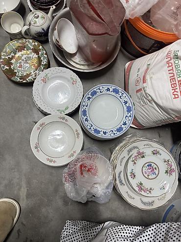 Другие товары для дома: Продаю посуду тарелки по 50-100 сом Кесе 100 белые 150 оранжевые — 2