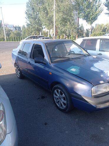 или меняю на дом: Volkswagen Vento: 1994 г., 2 л, Механика, Бензин, Седан