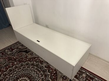 кровать для взрослых: Односпальная кровать, Б/у, С ящиком для хранения, длина - 210 см