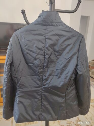 новые зимние куртки: Пуховик, L (EU 40)