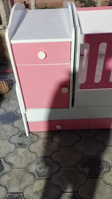 lalafo mebel ikinci el: Qız üçün, İşlənmiş, Dördbucaq, Beşik, Matras ilə, Yellənmə mexanizmsiz — 1