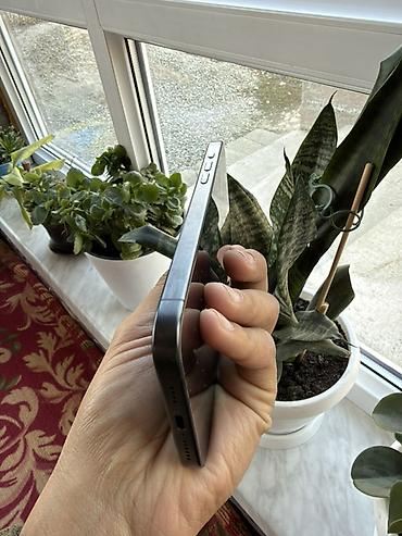 ipon: IPhone 15 Pro Max, Б/у, 256 ГБ, Black Titanium, Чехол, Кабель, 84 % — 3