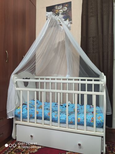 ������������ ������ ���������� �� �������������� в Кыргызстан | ДЕТСКИЕ КРОВАТИ: Детская кроватка в в идеальном состоянии. Регулируется глубина
