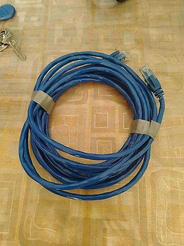 mini modem: RJ45 şəbəkə kabeli. Mavi rəngli Ethernet/LAN kabelidir, hər iki — 1